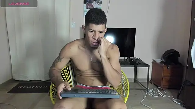 antonio_aguilarx webcam