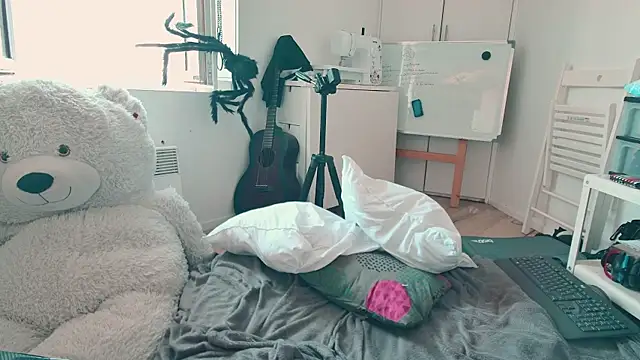 CeriseLapine webcam