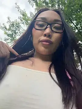 trytomakememoam webcam