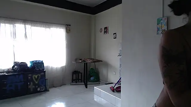 AlinaWoolf_ webcam