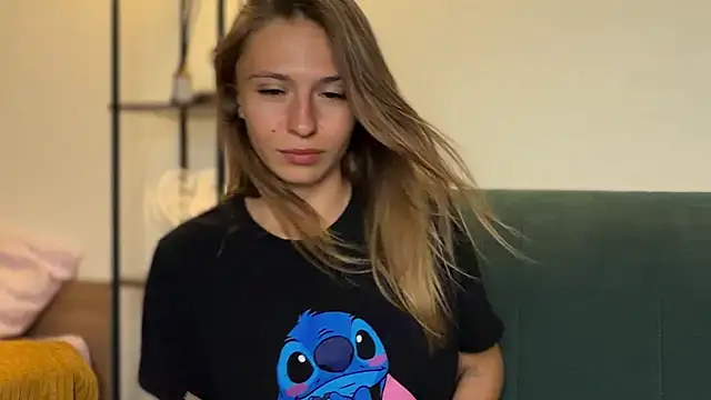 LovelyKatea webcam