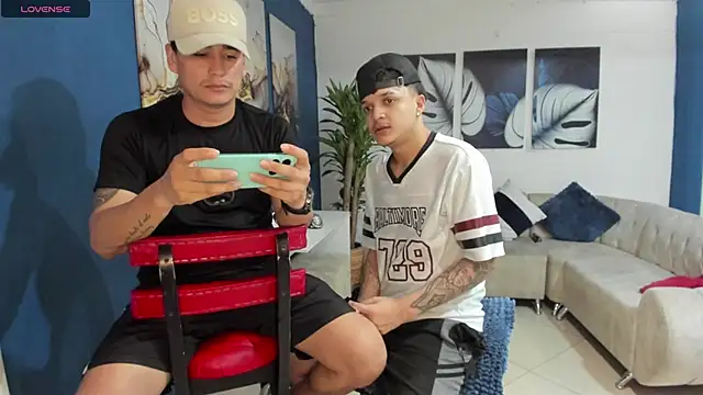 thesecret-roommates webcam