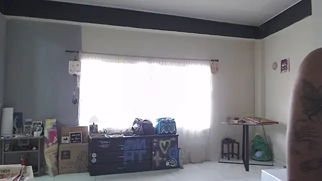 AlinaWoolf_ webcam