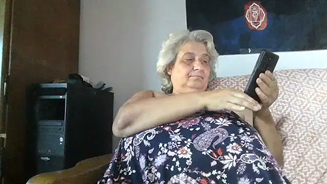 ExquisiteMature webcam