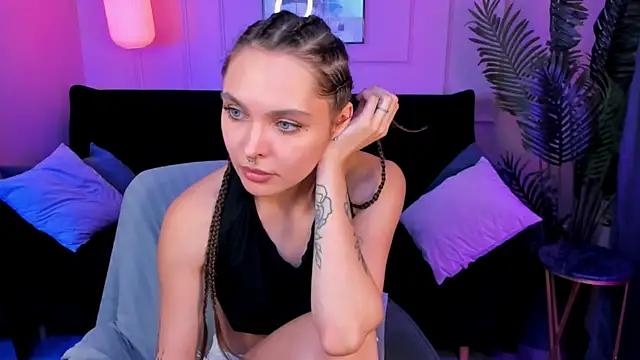 ChloeSunny webcam