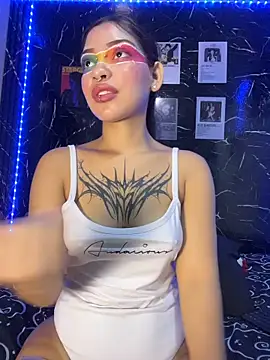 Ashnikko___ webcam