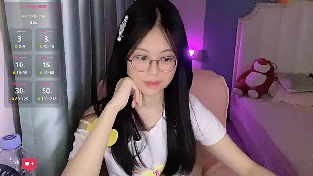 Luna-666 live cam on StripChat