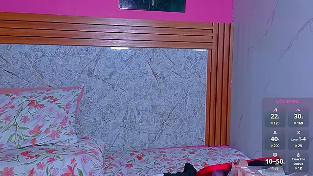 matureahomegirl live cam on StripChat