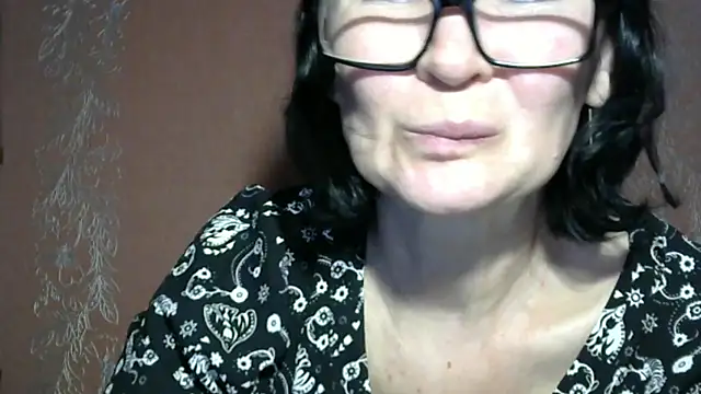PrettyAndWild live cam on StripChat