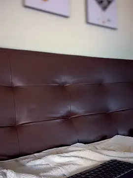 LeylaKnox webcam