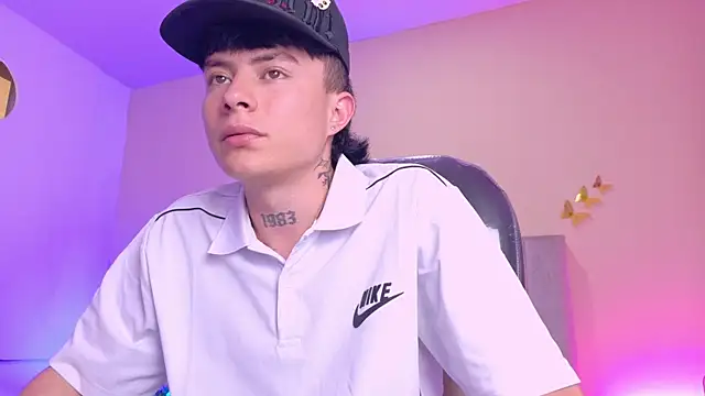 Nascary_Fox webcam