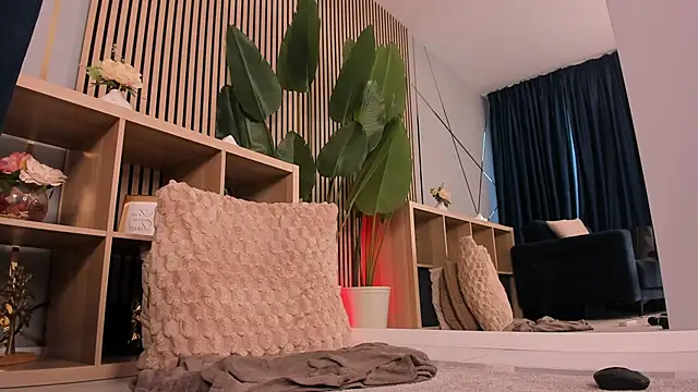 TiaCyrrus webcam