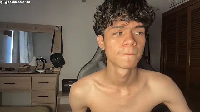 OopsAgain_ webcam