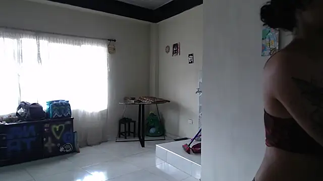 AlinaWoolf_ webcam