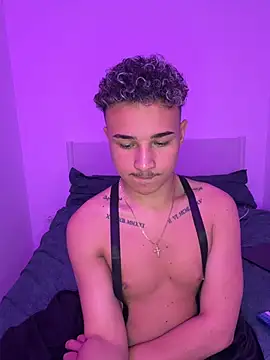 Enzo_Luxury webcam
