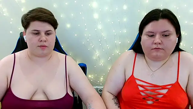 BeckyAndHellen webcam