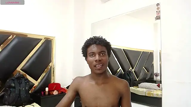 NoahJhonson69 webcam