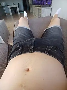 Lul18809 live cam on StripChat