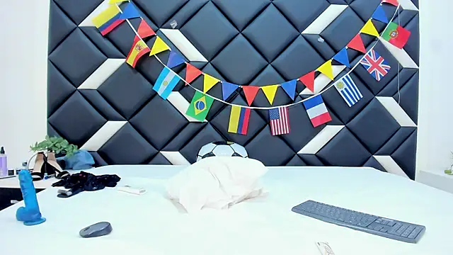 CarlaLinares webcam