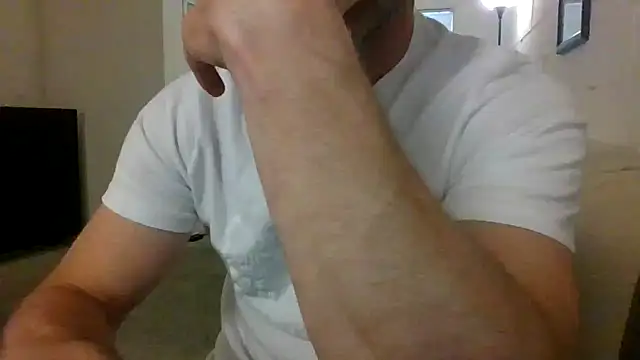 HotStraightDude webcam