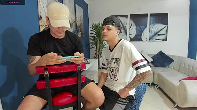 thesecret-roommates webcam