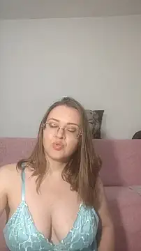 AriaEaston webcam