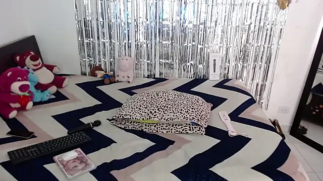 Zoe_small webcam