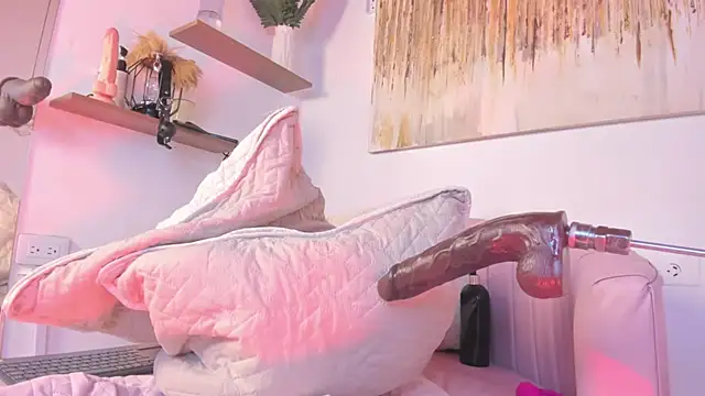 Roxy_Harkov webcam