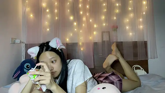 shy_pink_doll webcam