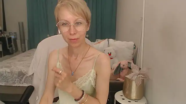 LuxuryNika webcam