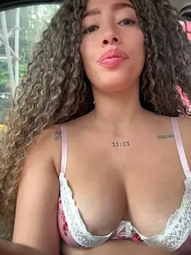 roxyrougee webcam