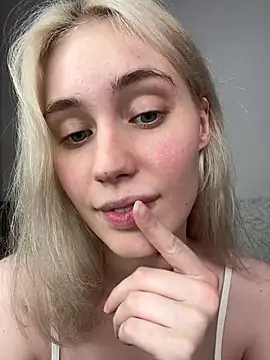 LovelyMiu webcam