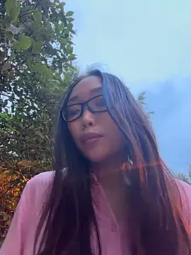 trytomakememoam live cam on StripChat
