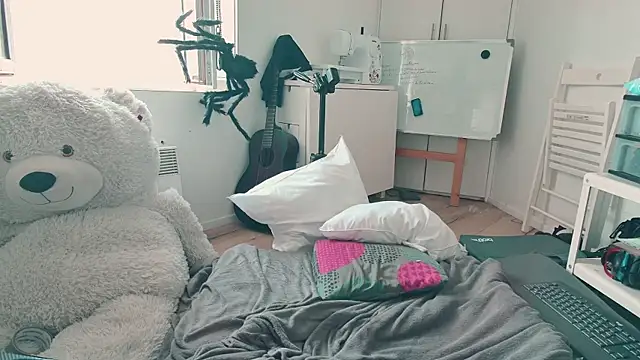CeriseLapine webcam