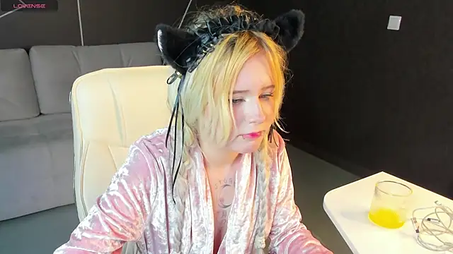 kikipeach webcam