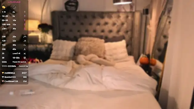 ParisianDoll webcam