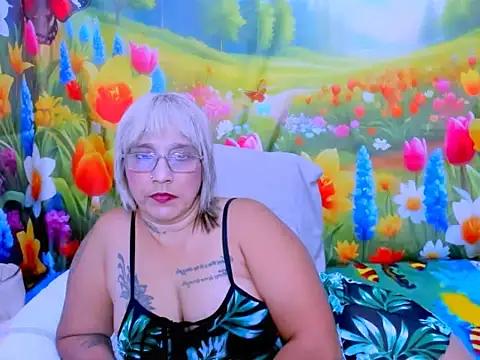 indianroxy live cam on StripChat