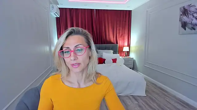 MuseOfStage live cam on StripChat
