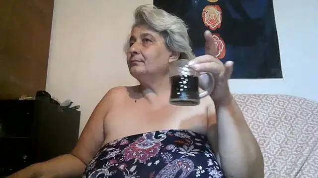 ExquisiteMature webcam