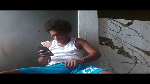 Larry-n-clouds webcam