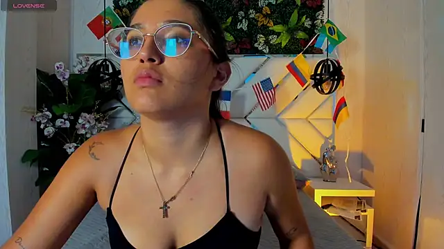 Janett_Moore webcam