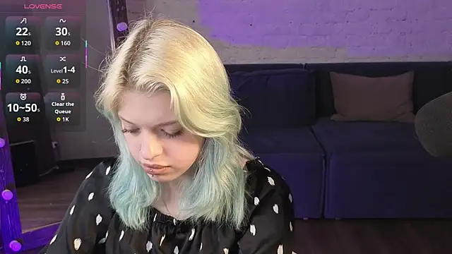 Clown_Princess live cam on StripChat