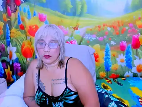 indianroxy webcam