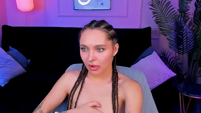 ChloeSunny webcam