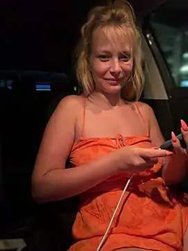 anastasiaaniess (F young) - Make Annie happy :heart: