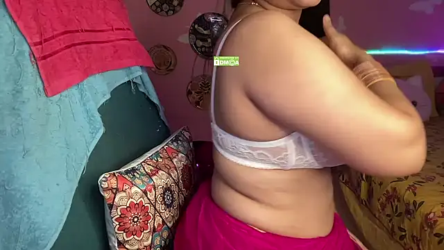 Kanika_9_ webcam