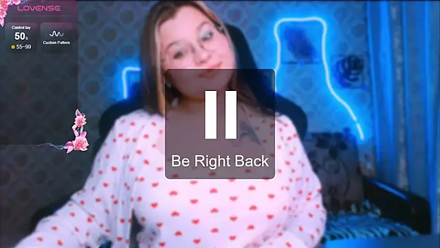 InLoveWithLife26 webcam