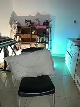 NikkiNix webcam