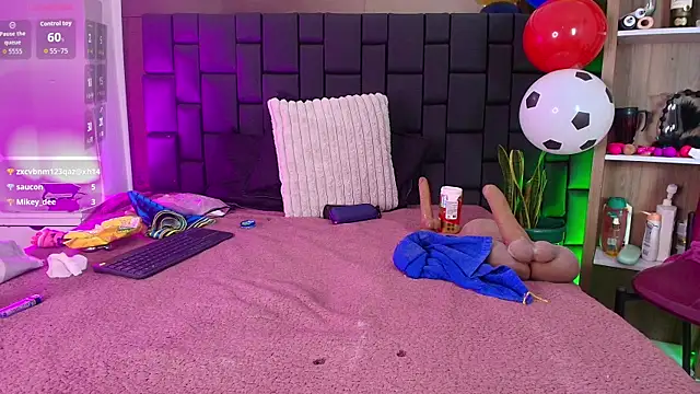 EllenaBoobs_ webcam