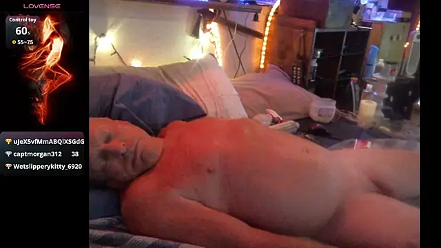 Pussyeat2please webcam